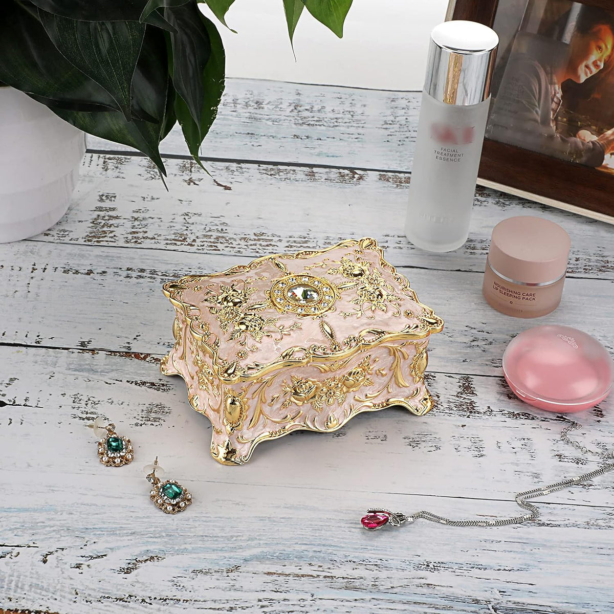 Hipiw Vintage Metal Jewelry Box Organizer for Women, 4.9"X3.4"X2.7"